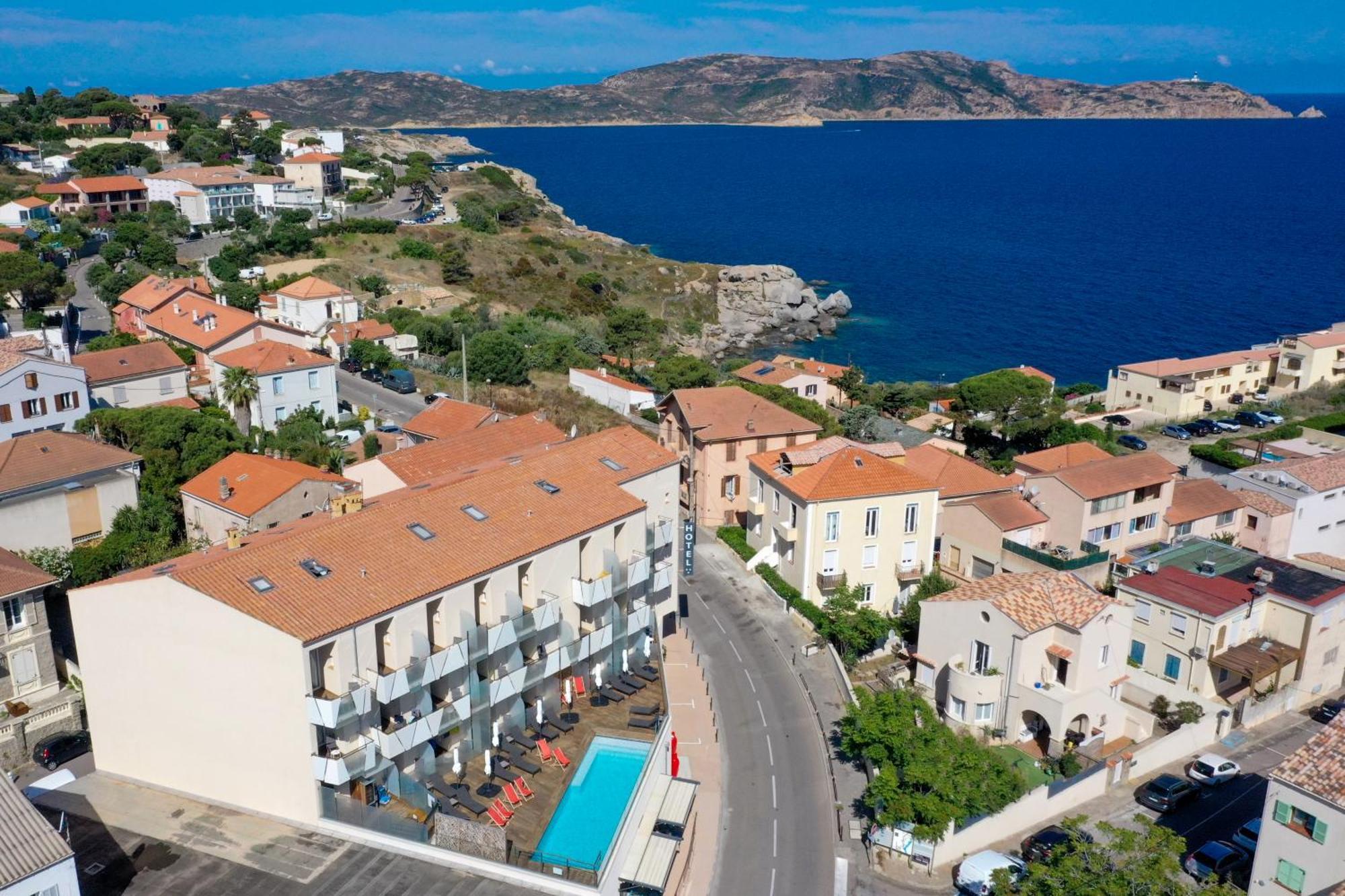 Hotel Mediterranee Кальві Екстер'єр фото